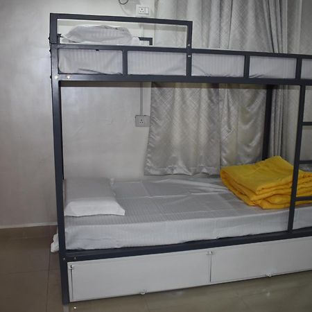 Hyderabad Wanderers Cave Hotel Kültér fotó